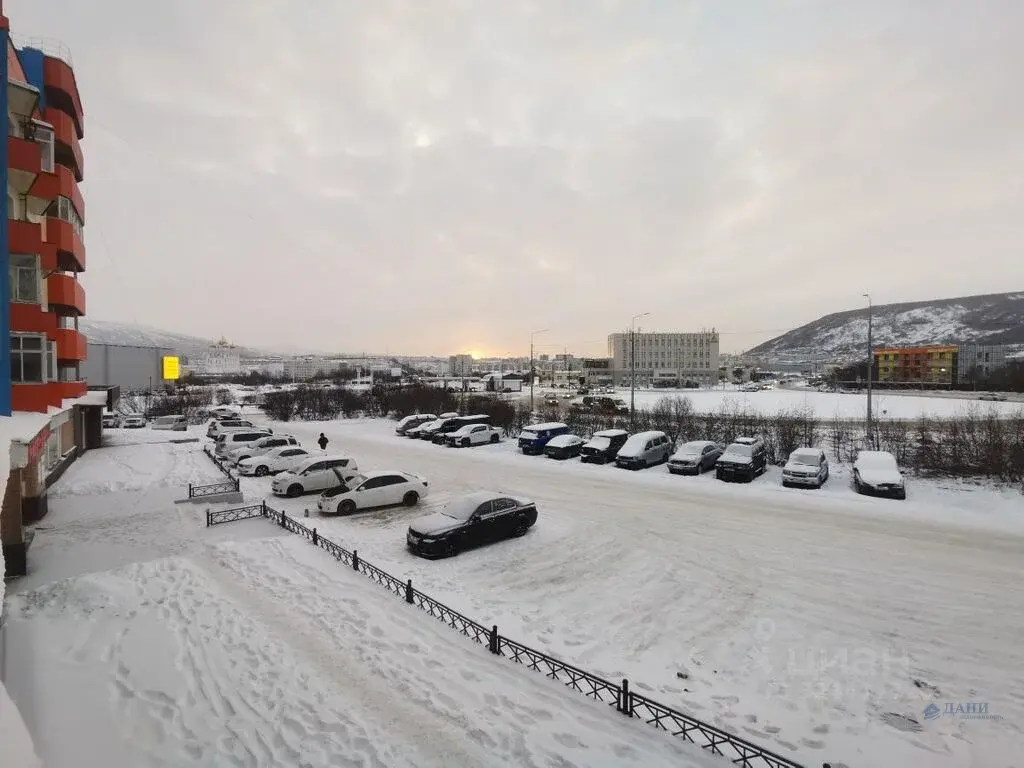 Купить трехкомнатную квартиру 68.8м Колымское ш., 4, Магадан, ... - Фото 24