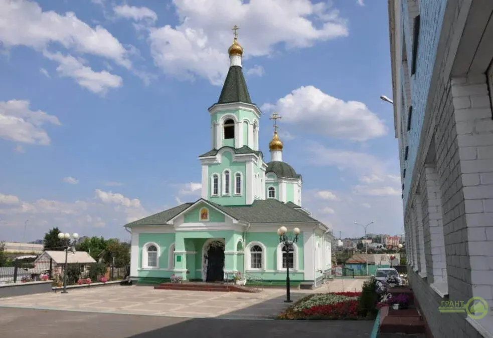Жилой уютный дом с мебелью, садом и навесом для машины в Белгороде - Фото 20