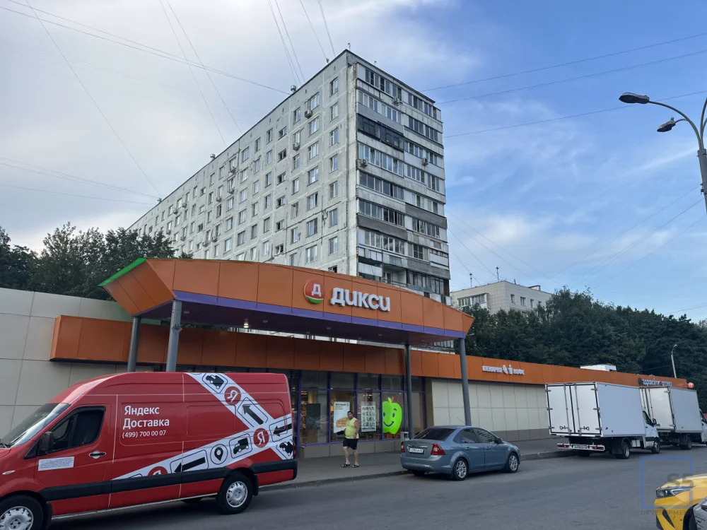 Продажа торгового помещения, м. Улица академика Янгеля, ул. ... - Фото 1