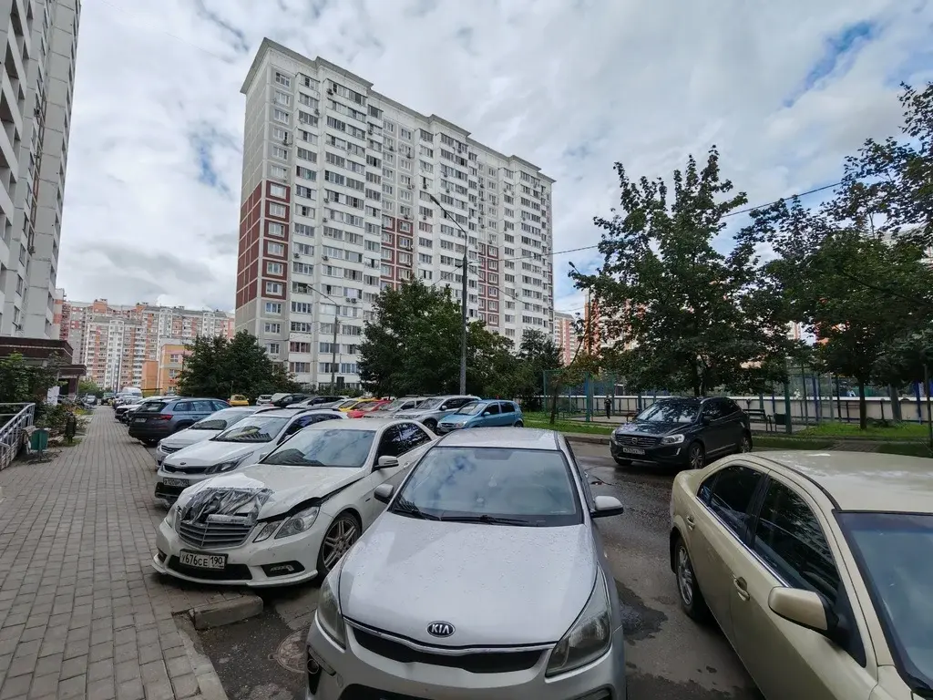 Продам квартиру в Лобне - Фото 1