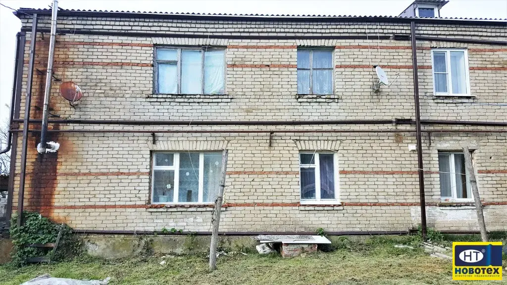 Продаётся двухкомнатная квартира и гараж в х. Даманка Крымский район. - Фото 5