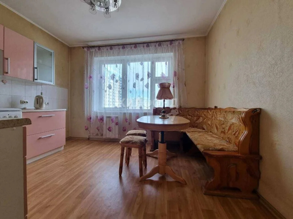 Продажа квартиры, Колывань, Колыванский район, Соловьёва - Фото 0