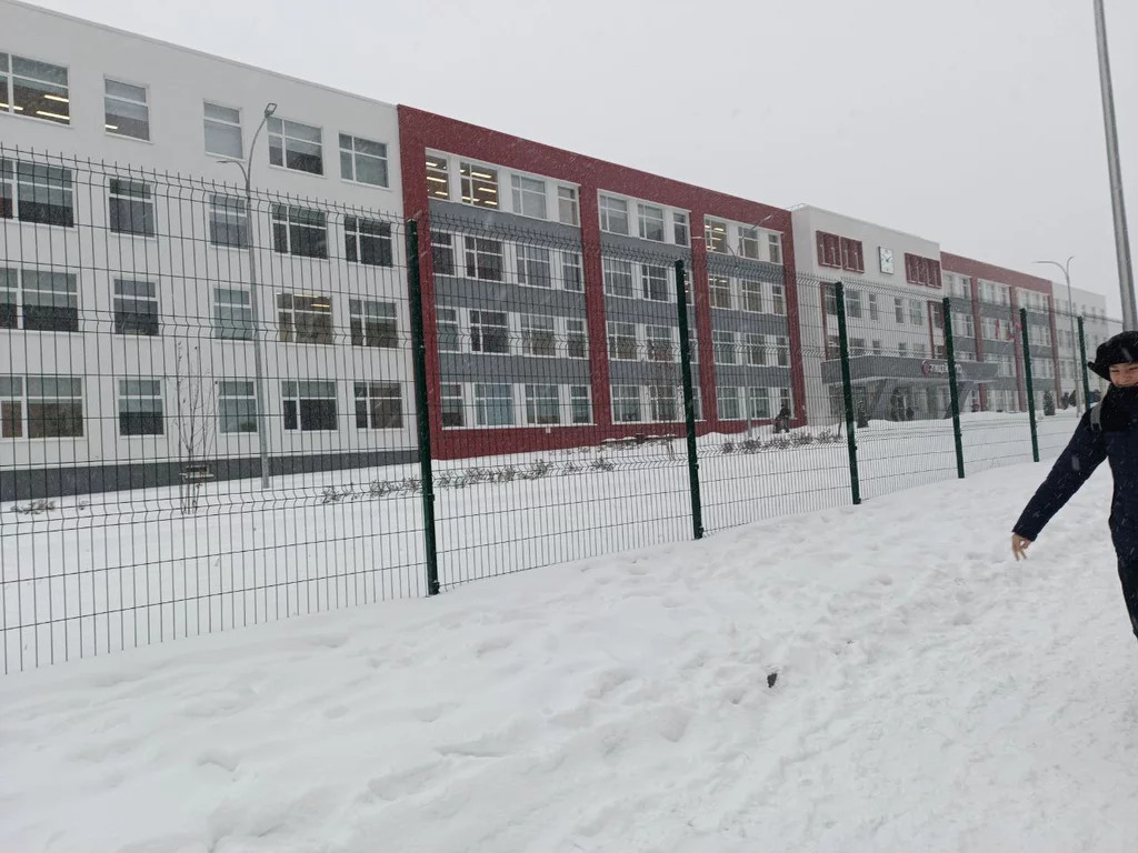 Городской округ Пермь, Пермь, Серебристая улица, д.7, 3-комнатная . - Фото 0
