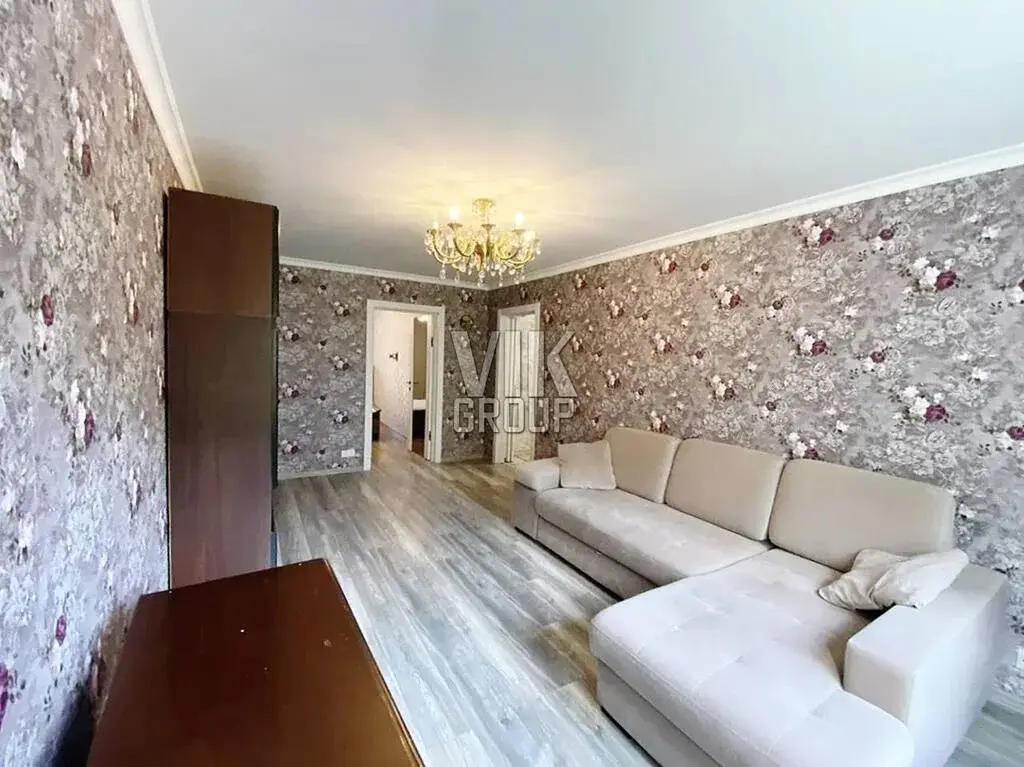 Предлагается светлая, с отличным ремонтом, трех комнатная квартира - Фото 2