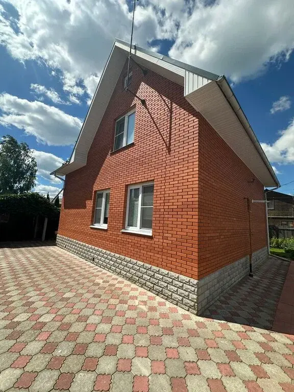 Двухэтажный кирпичный дом в д. Талицы. - Фото 1