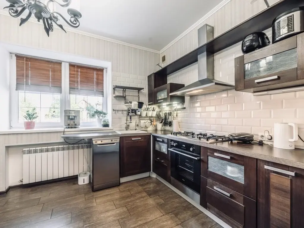 Дом 210м2 плюс мансарда 65м2 4 этажа с центр.коммуникациями - Фото 2