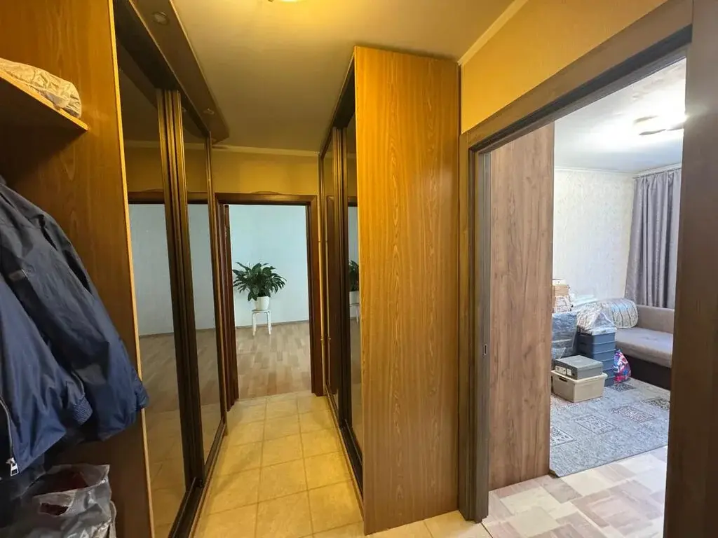 Продаётся уютная трёхкомнатная квартира площадью 61 квадратный метр - Фото 13