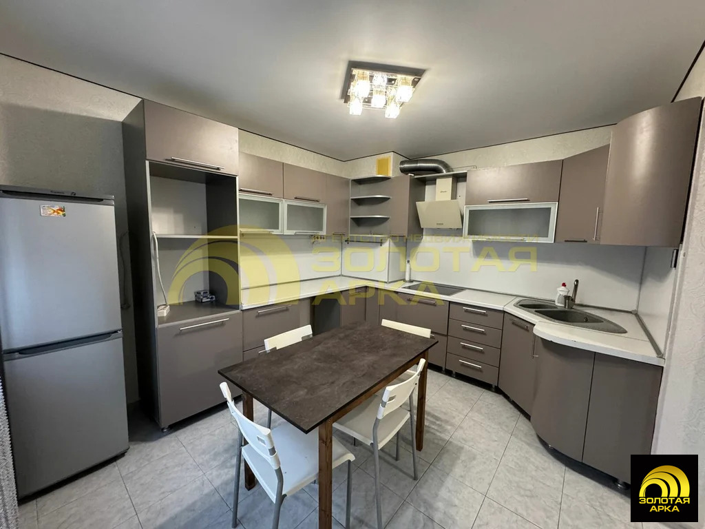 Продажа квартиры, Крымск, Крымский район, улица Надежды - Фото 0