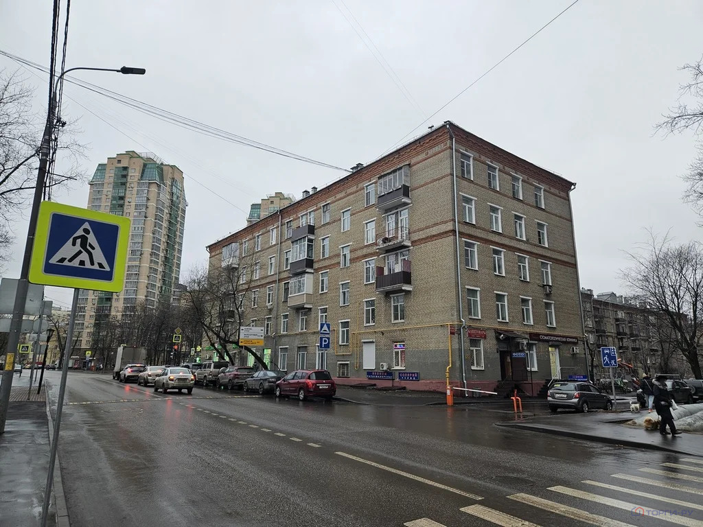 Продажа торгового помещения, ул. Бажова - Фото 1