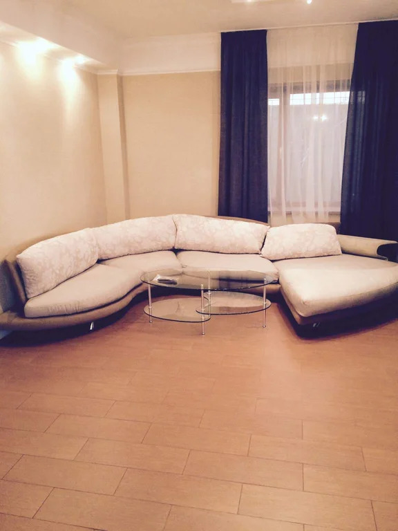 В аренду: коттедж 212 м2. - Фото 1