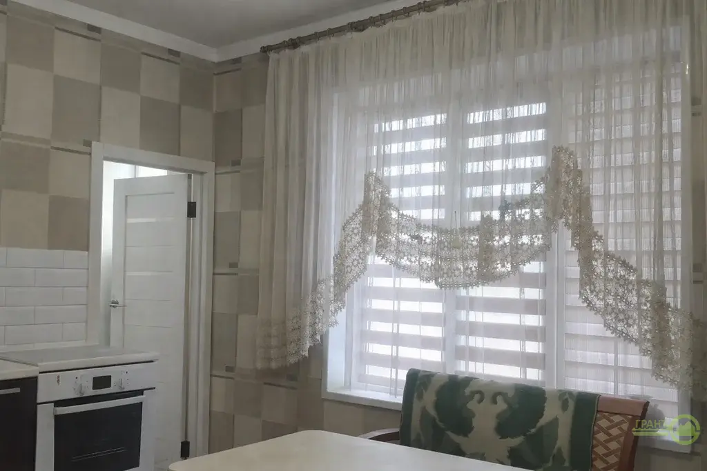 Жилой дом  с гаражом рядом с ШКОЛОЙ в Новосадовый-41 - Фото 6