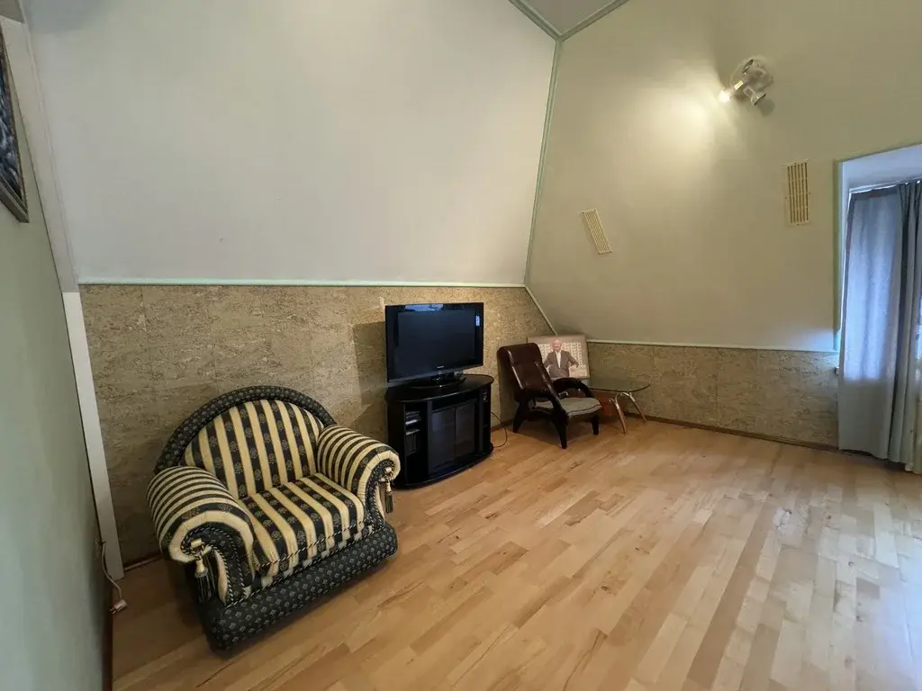 Коттедж  двухэтажный 718 м2 - Фото 18