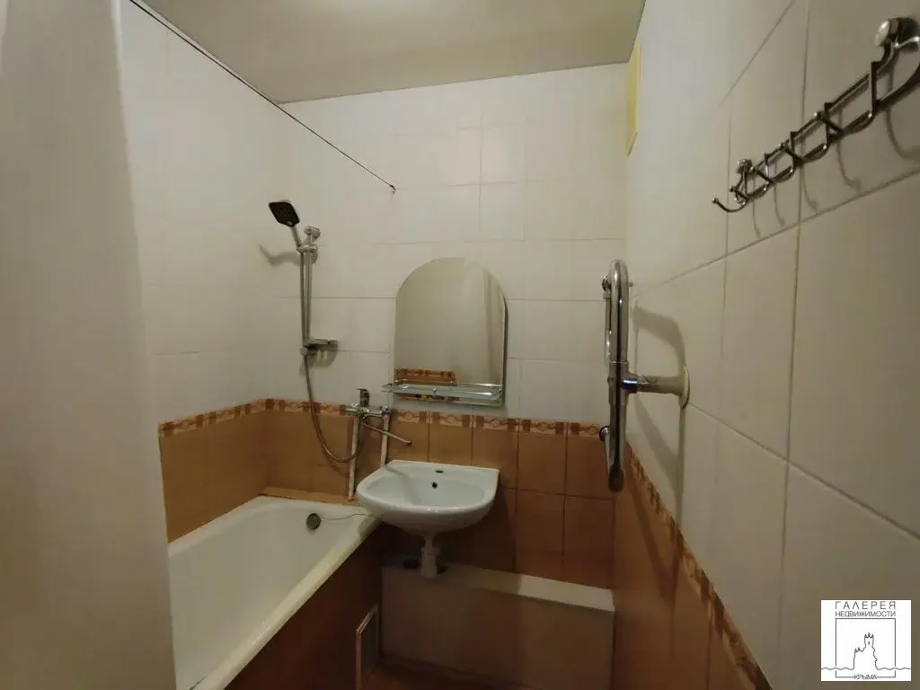 Продаётся светлая видовая 2-комнатная квартира в Ялте, ул. Мухина - Фото 16