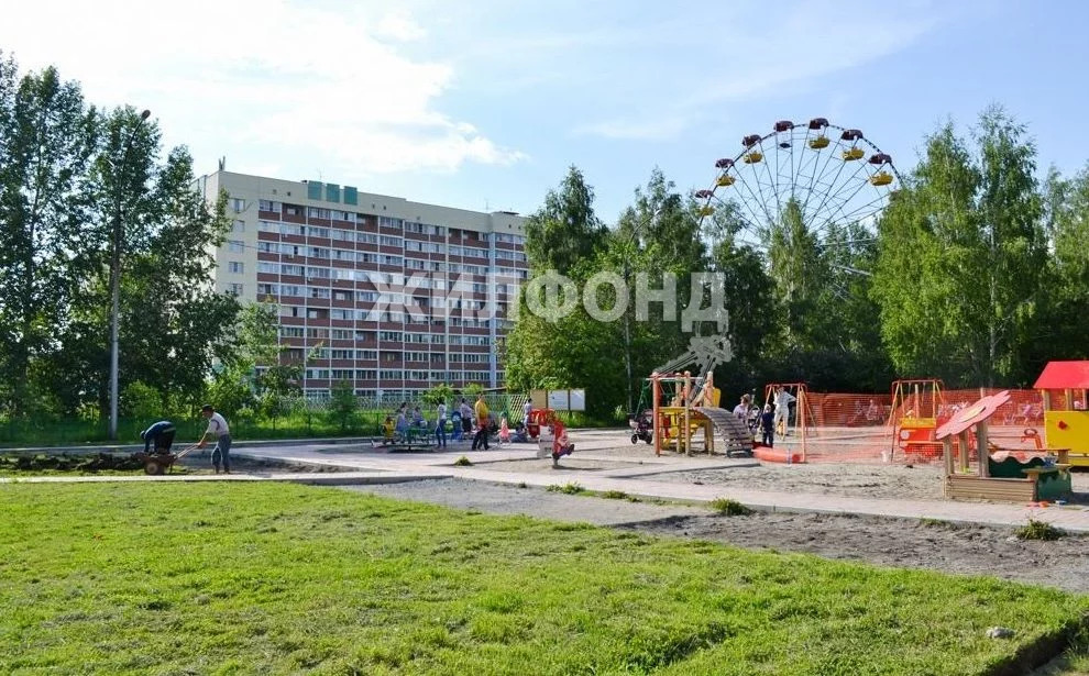 Кировский жилмассив. Затулинский жилмассив Новосибирск. Новосибирск Кировский район Затулинка достопримечательности. Громова 3 Новосибирск. Новосибирск Кировский район улицы.