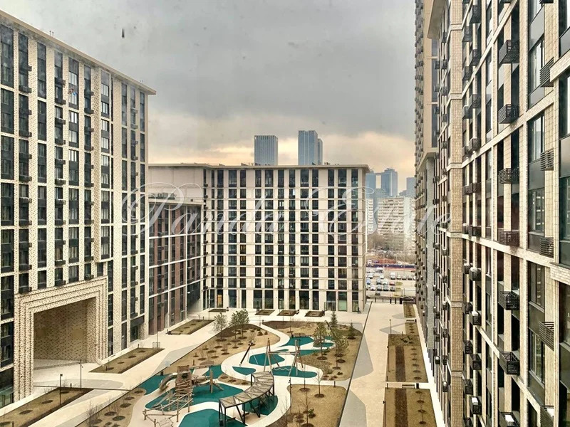 Просторная квартира в новом ЖК (ном. объекта: 9815) - Фото 5