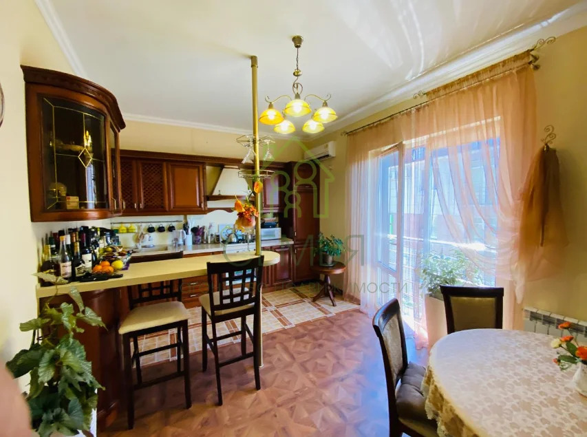 Продажа квартиры, Геленджик, Сосновый пер. - Фото 0