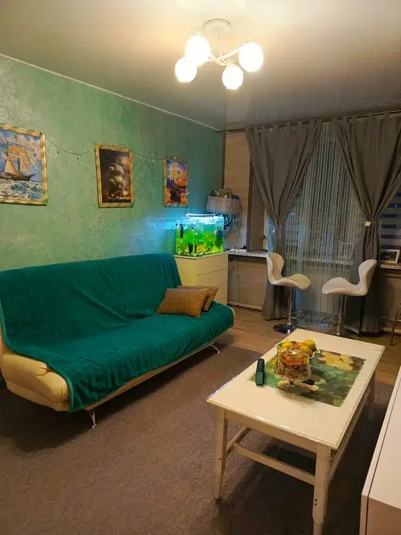 Трешка в 2х км от Гатчины по цене 1 к.квартиры - Фото 0