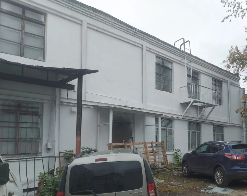 Коммерческое здание, 1349,6 кв. м. (с земельным участком) - Фото 3