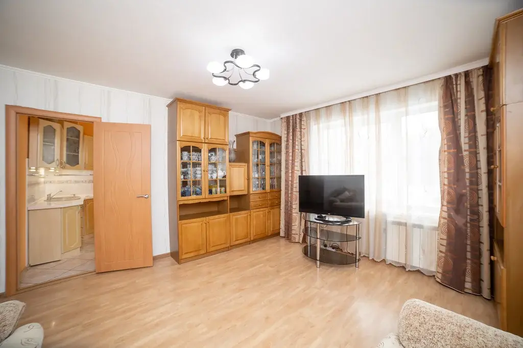 Продам 3-комнатную квартиру - Фото 0