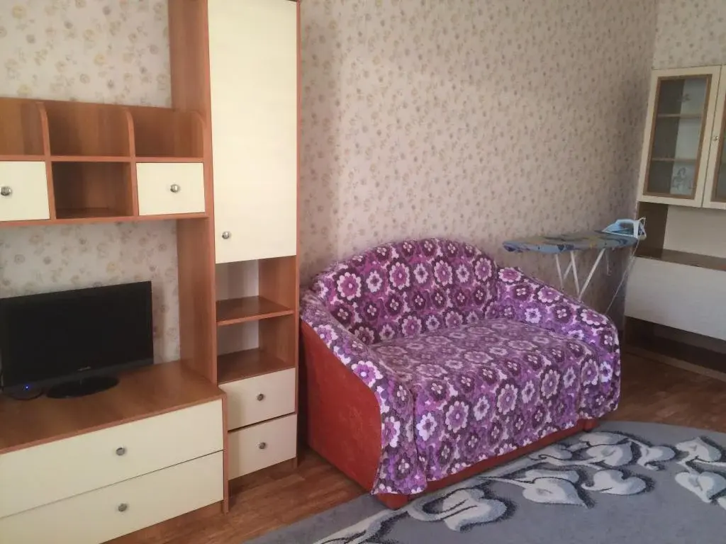 Толстого 4 квартира. Однокомнатные квартиры в самаре на сутки. Улица льва толстого 6 волхов. Толстого 4 квартира. Гк граф толстой брянск.