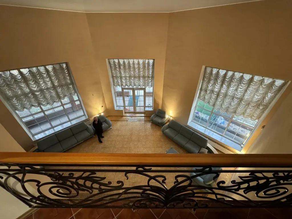 Коттедж  двухэтажный 718 м2 - Фото 10