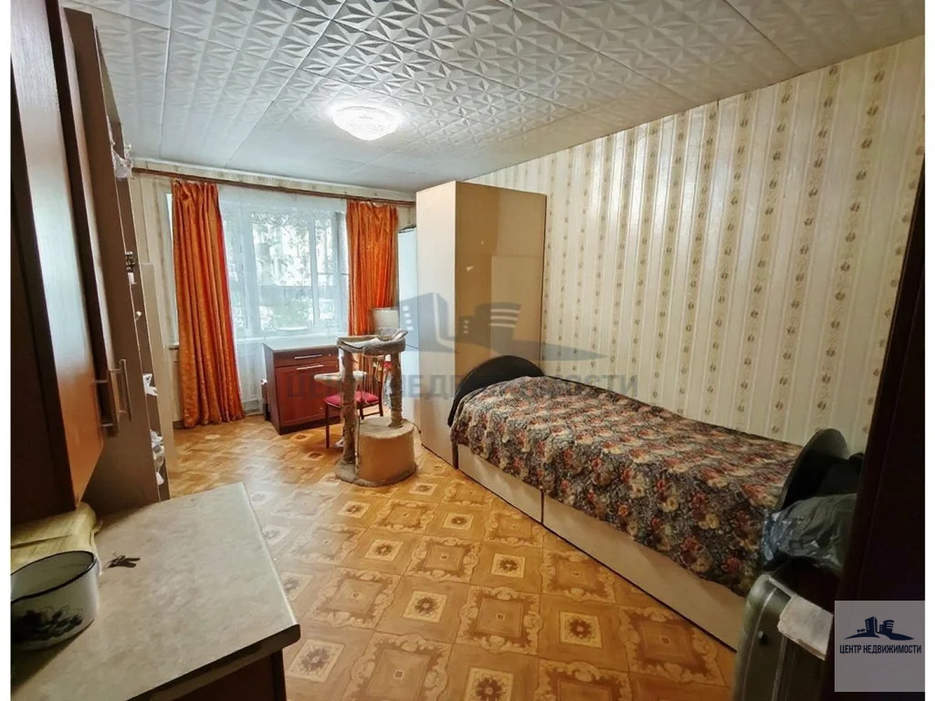 ПРОДАЁТСЯ БОЛЬШАЯ КОМНАТА 17 КВ.М., В 3-КОМНАТНОЙ КВАРТИРЕ С БАЛКОНОМ, ... - Фото 1