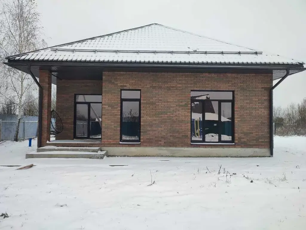 Новый дом с ремонтом в кп Соколиное Гнездо, 2 км от г. Александров - Фото 1