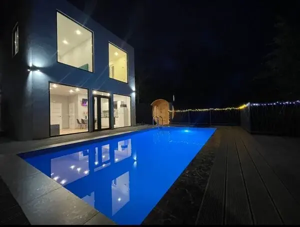 Коттедж с ремонтом и мебелью в Сочи - Фото 1