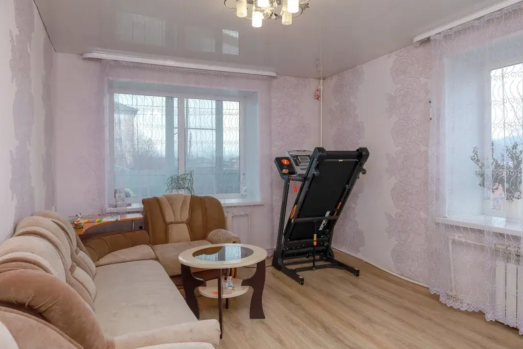 Продаётся квартира в г. Нязепетровске по ул. Кооперативная 6а - Фото 0