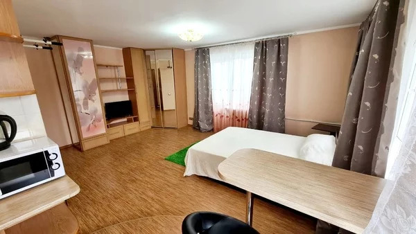 1- комнатную квартиру в центре г.Южно-Сахалинска сдам посуточно - Фото 1