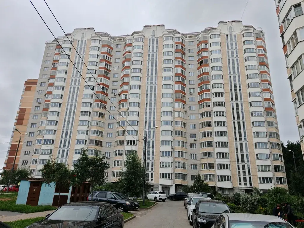 Продам квартиру в Лобне - Фото 1