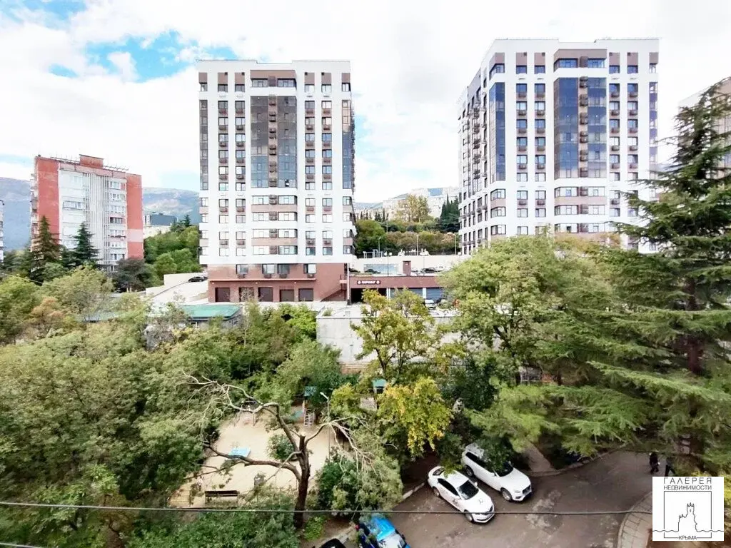 Продаётся светлая видовая 2-комнатная квартира в Ялте, ул. Мухина - Фото 8