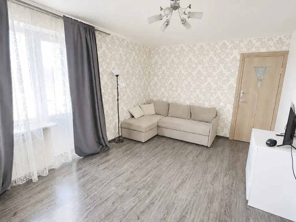Квартира с ремонтом рядом с Зеленогорском, городская прописка - Фото 1