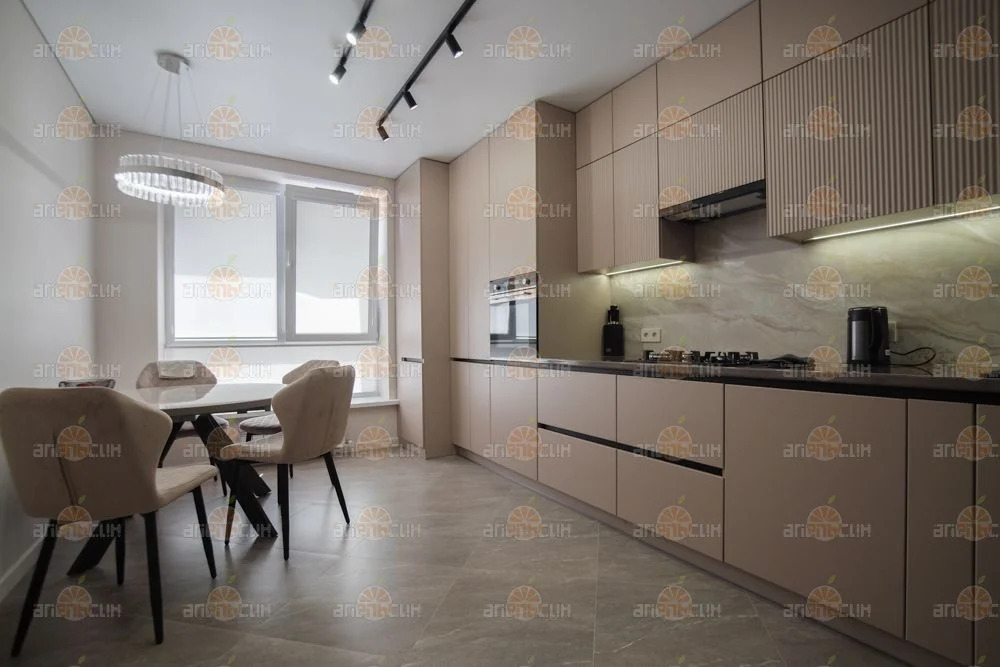 2-комн. квартира - Фото 1