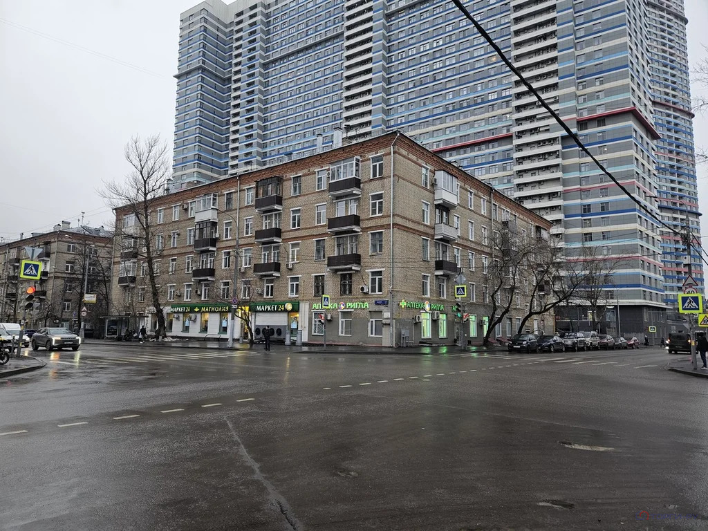 Продажа торгового помещения, ул. Бажова - Фото 0