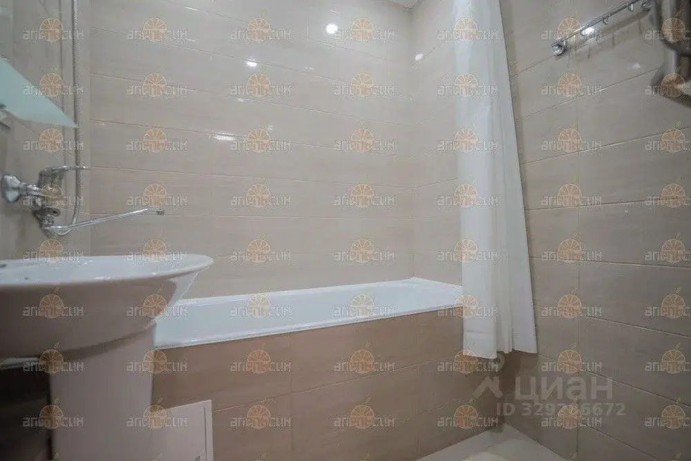 Снять двухкомнатную квартиру 63.2м ул. 45-я Параллель, 22/7, ... - Фото 12