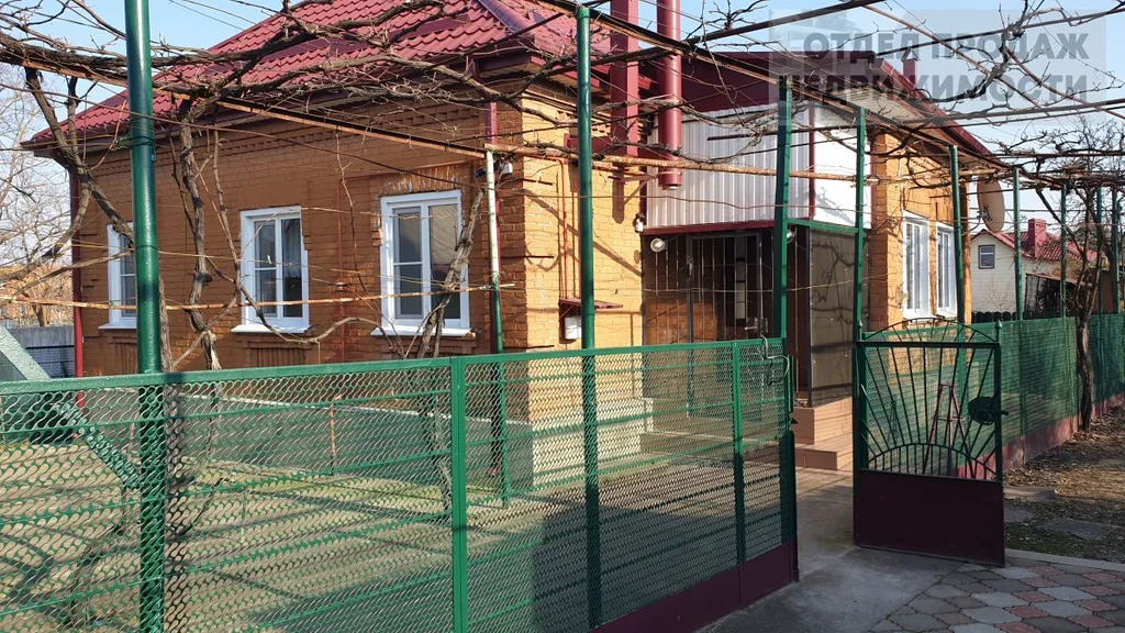 Кирпичный дом в городе - Фото 2