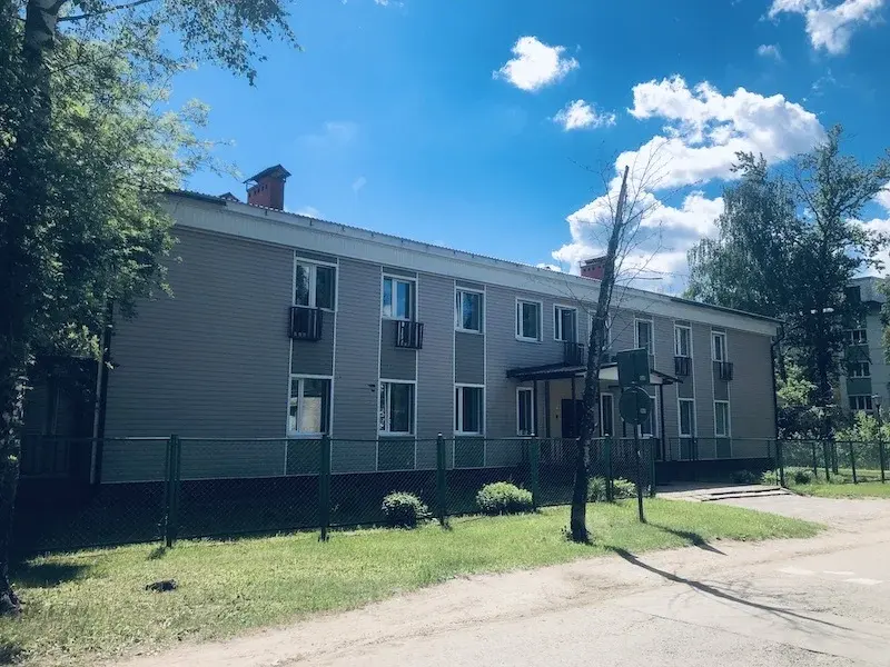 Ярославское шоссе, 79 км от МКАД, п. Дуброво.Сдаются гостиница и гараж - Фото 1