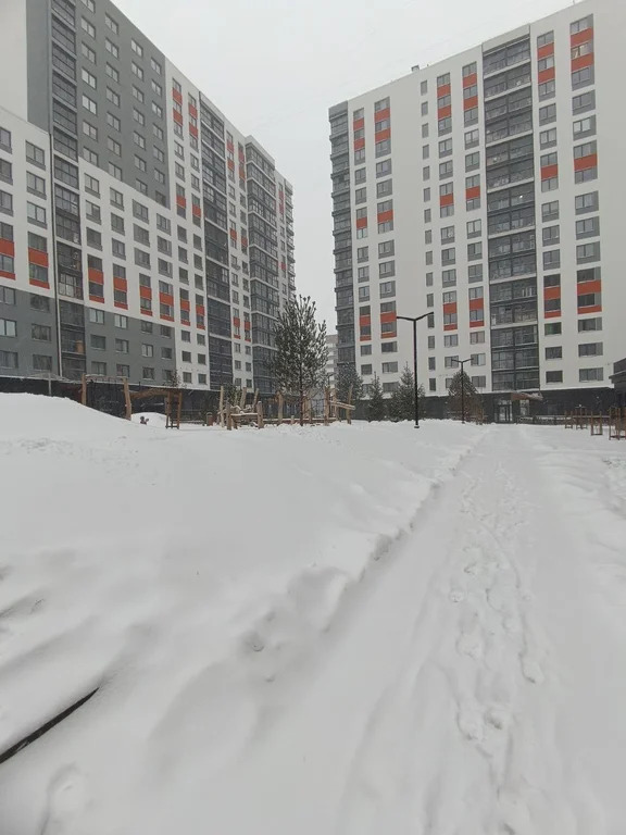 городской округ Пермь, Пермь, Серебристая улица, д.12, 2-комнатная . - Фото 1