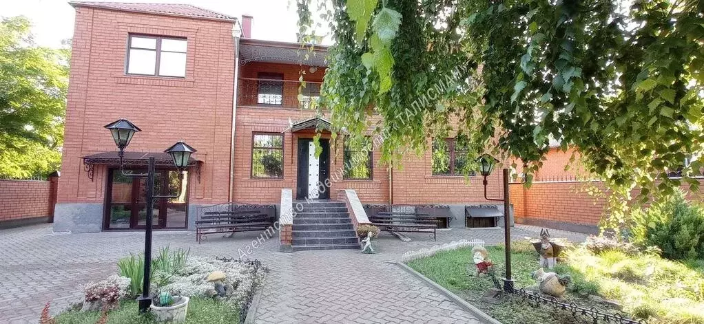 Продается двух этажный кирпичный дом ближайшем пригороде г.Таганрога - Фото 0