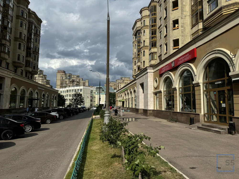 Аренда торгового помещения, м. Раменки, Мичуринский пр-кт. - Фото 1