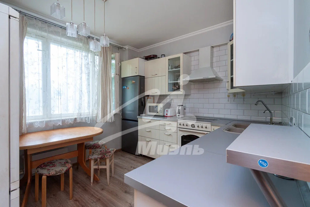 Продажа квартиры, ул. Базовская - Фото 2