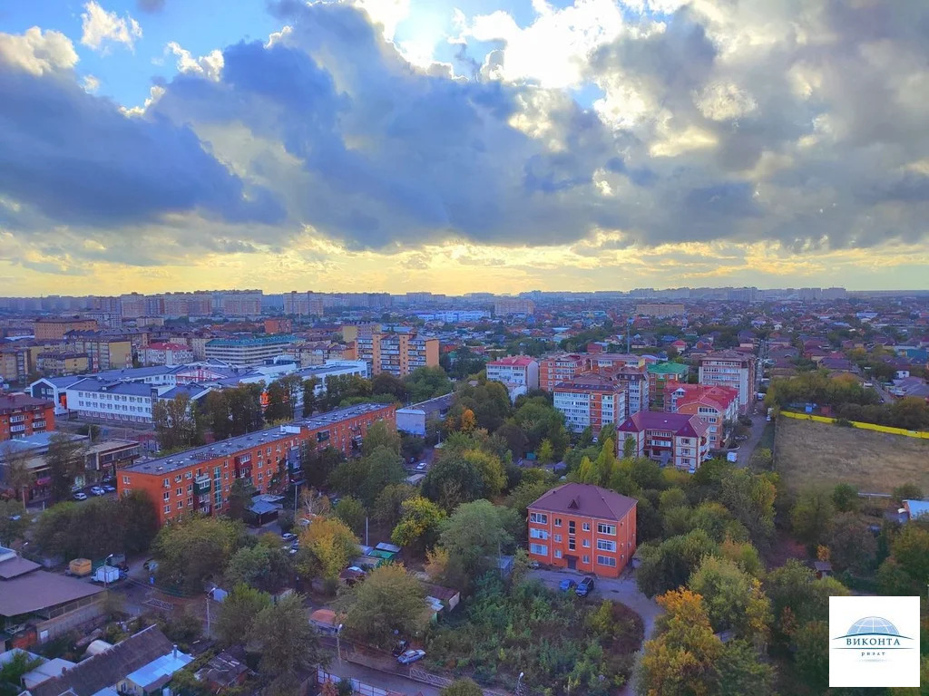 Продажа квартиры, Российский, улица имени В.М. Комарова - Фото 1