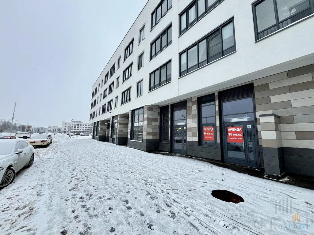 Аренда торгового помещения, Ветеранов пр-кт. - Фото 1