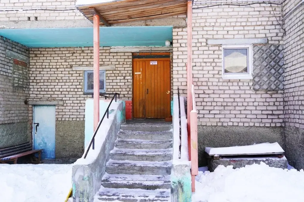 Продается уютная трехкомнатная квартира в городе Нязепетровск, в район - Фото 11
