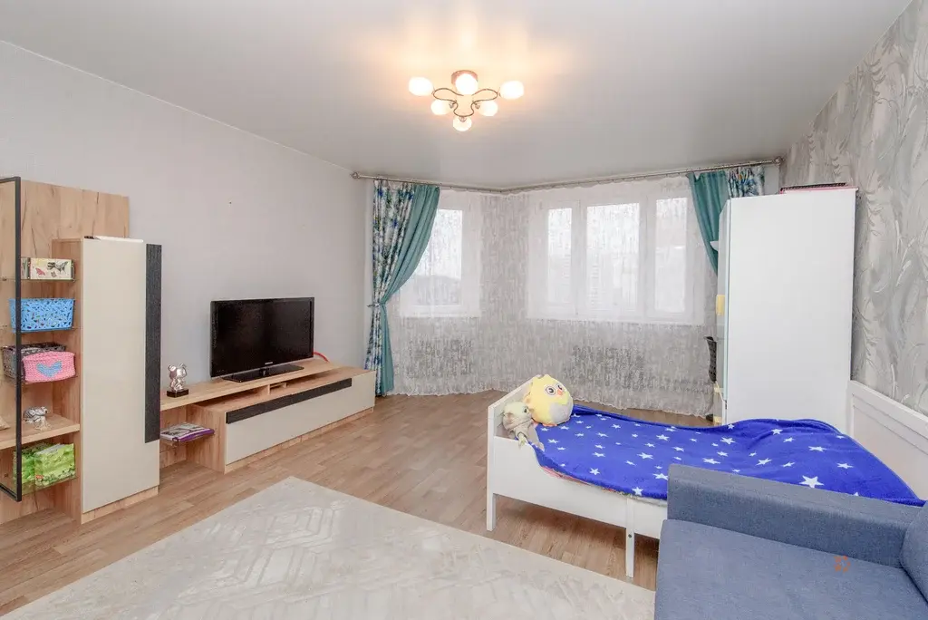 Продается 2-комнатная квартира Чехов, ул. Земская, д. 8. - Фото 1