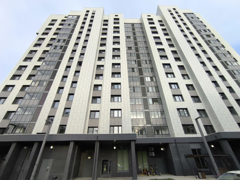 Продажа торгового помещения, ул. Стартовая - Фото 1