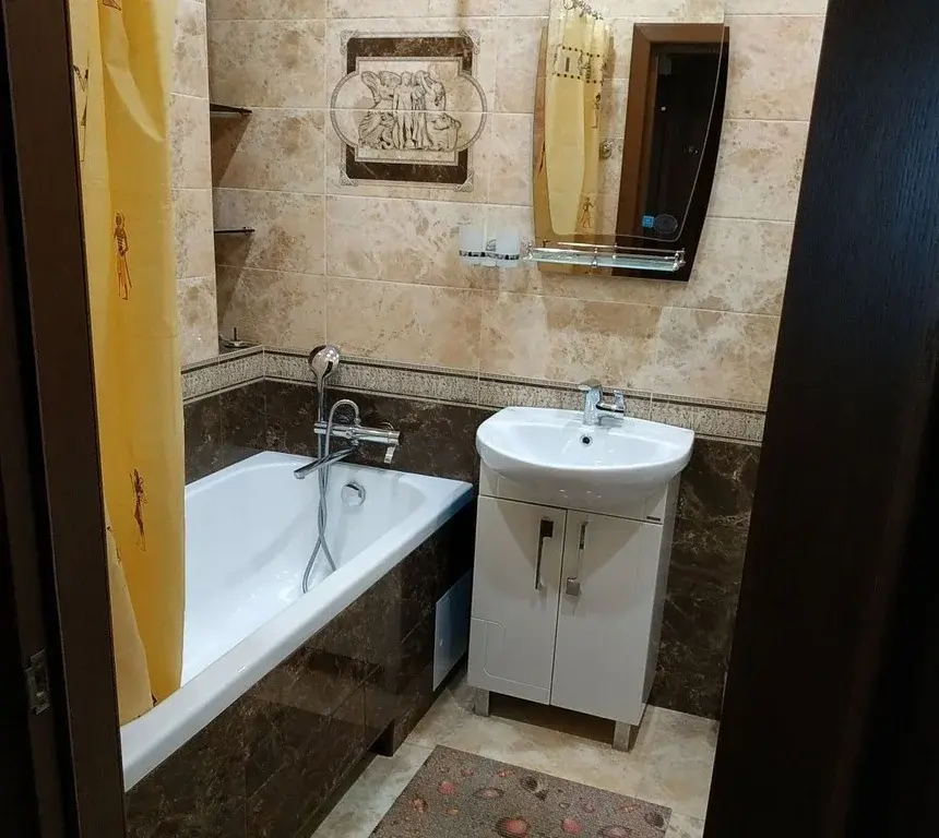 В аренду предлагается 1-комнатная квартира - Фото 0