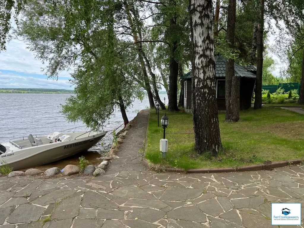 Дом, баня, 3 беседки с собственным пляжем на Озернинском водохранилище - Фото 0