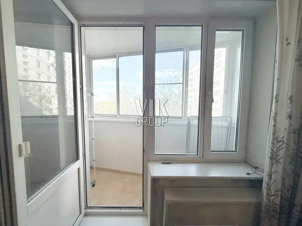 Предлагается светлая трёхкомнатная квартира с хорошим ремонтом - Фото 16